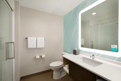 avid hotels - Staunton - image 14