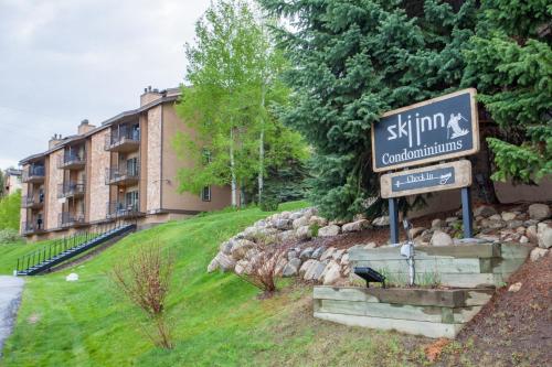 Ski Inn Condominiums - main image
