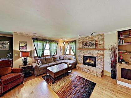 New Listing! Newly Updated Ski Condo With Hot Tub Condo