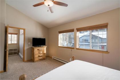 #1018 3 Bed 3 Bath Mountain Townhome - image 10