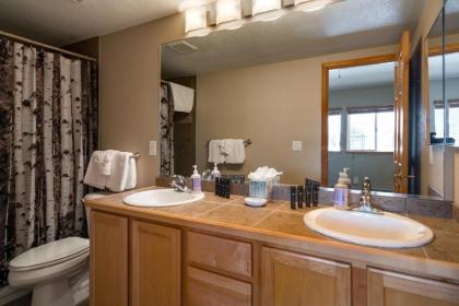 #1018 3 Bed 3 Bath Mountain Townhome - image 15