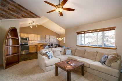 #1018 3 Bed 3 Bath Mountain Townhome - image 3
