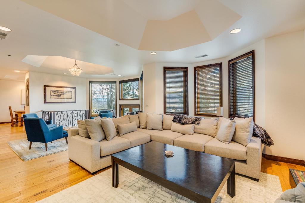 Atriums at EagleRidge 28 - image 7