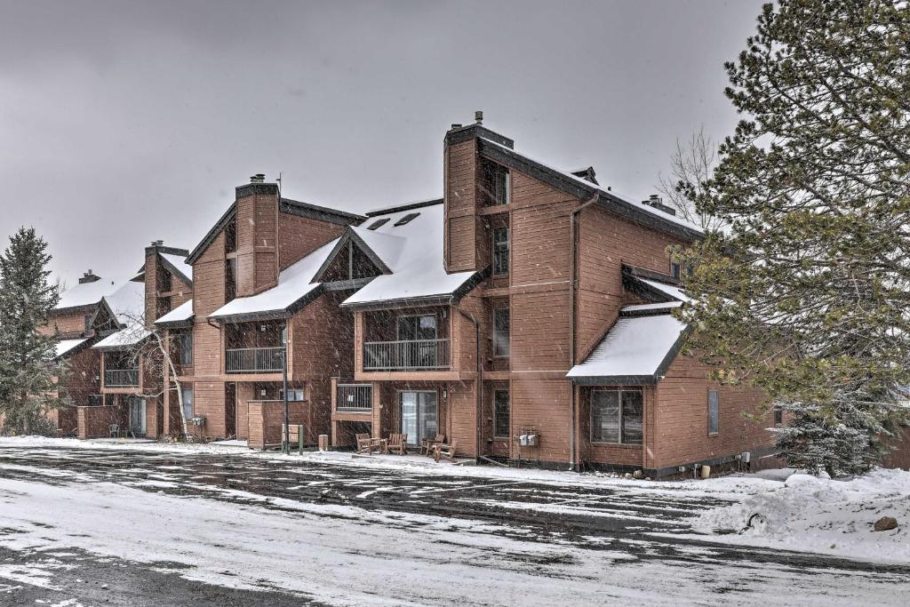 Mountain Retreat with Shuttle 1 Mile to Slopes! - main image