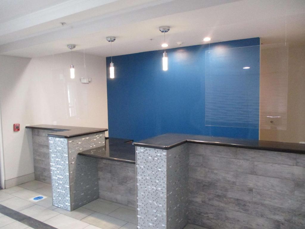 Best Western Plus Stephenville Inn - main image