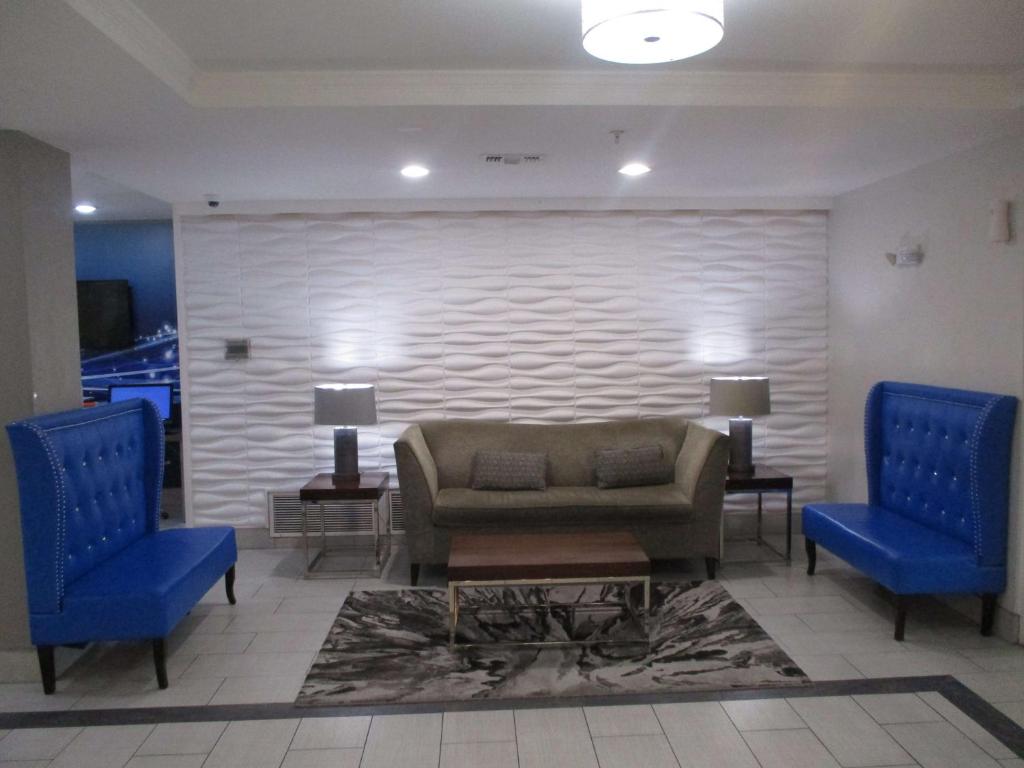 Best Western Plus Stephenville Inn - image 2
