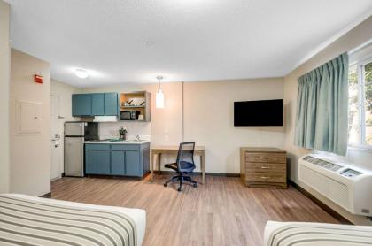 Suburban Extended Stay Hotel Wash. Dulles - image 11