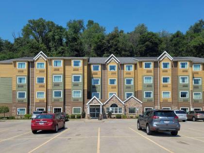 Microtel Inn & Suites by Wyndham Steubenville - image 1