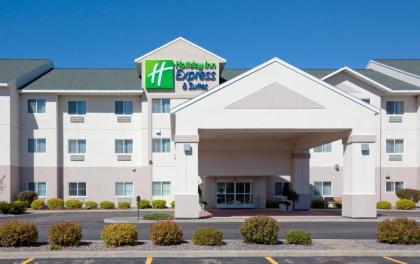 Holiday Inn Express Hotel and Suites Stevens Point an IHG Hotel