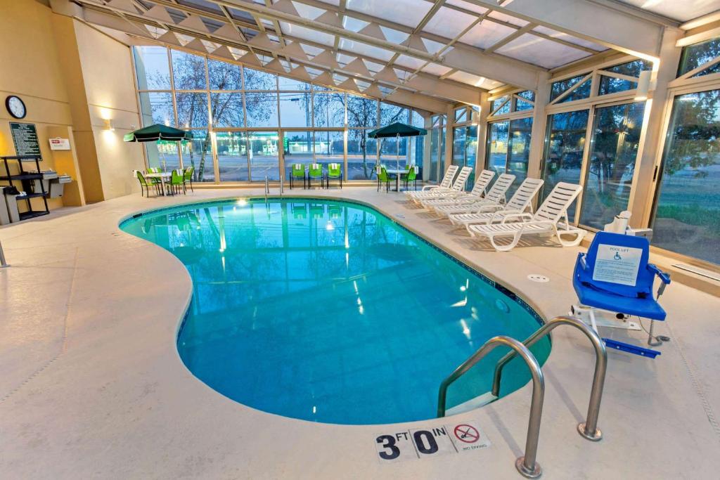 La Quinta by Wyndham Stevens Point - main image