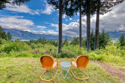 mystic mountain Cottage Stevenson Washington