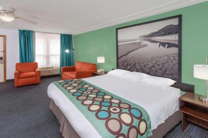 Super 8 by Wyndham Stevensville - image 5