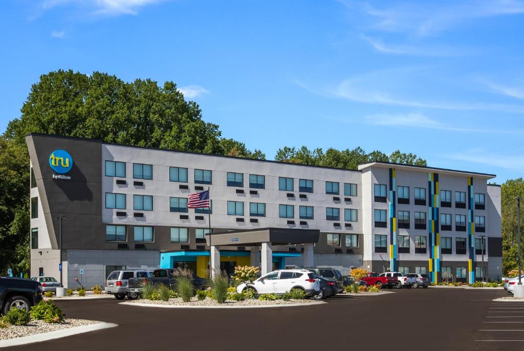Tru By Hilton Saint Joseph - main image