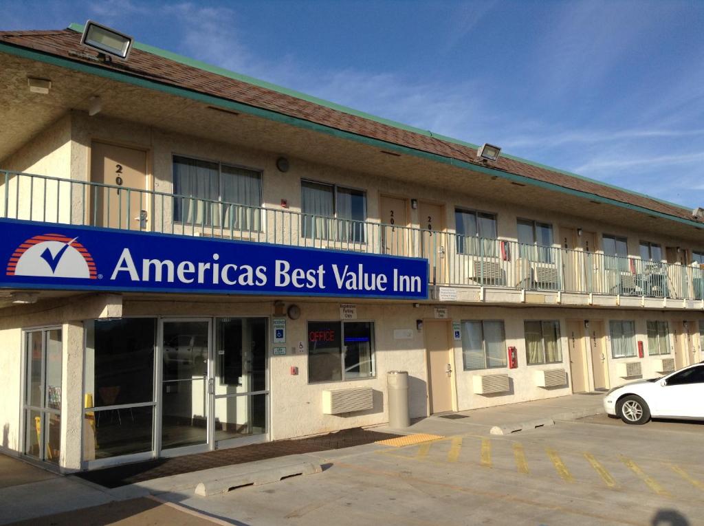 Americas Best Value Inn Stillwater - image 2