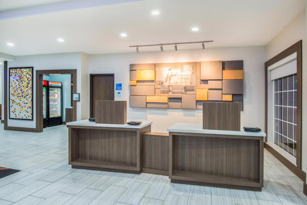 Holiday Inn Express & Suites Stillwater - University Area an IHG Hotel - image 6