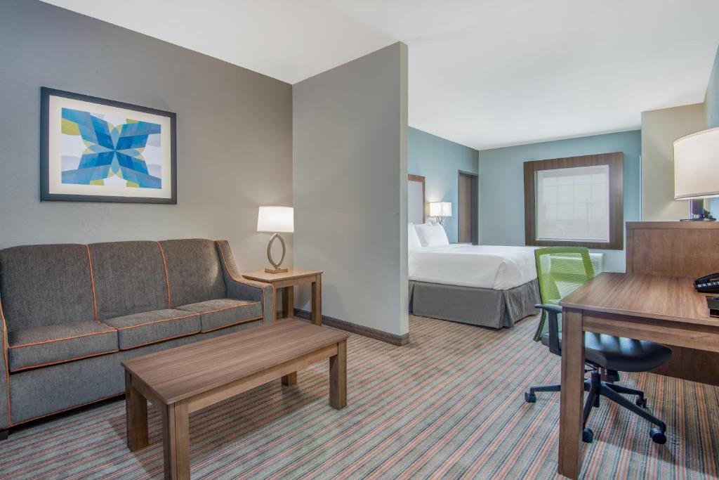 Holiday Inn Express & Suites Stillwater - University Area an IHG Hotel - image 7