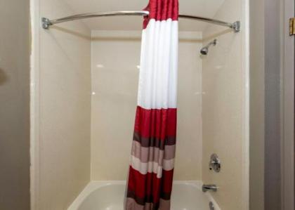 Red Roof Inn Atlanta Southeast - image 14