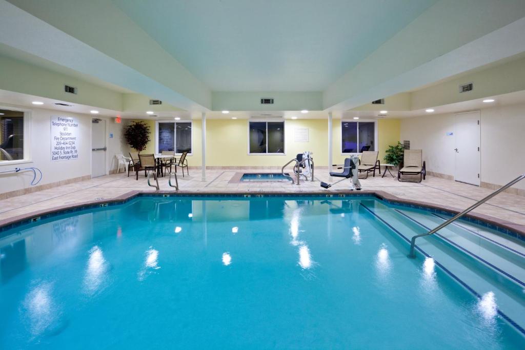 Holiday Inn Express Stockton Southeast an IHG Hotel - main image