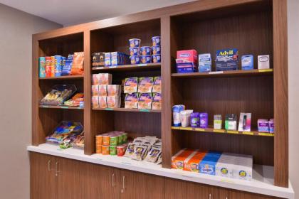 Holiday Inn Express Stockton Southeast an IHG Hotel - image 3