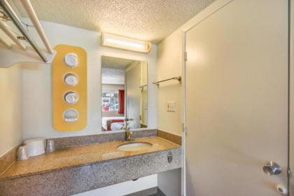 Motel 6-Stockton CA - North - image 5