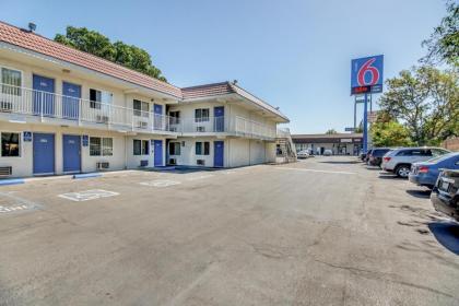 Motel 6-Stockton CA - North - image 7