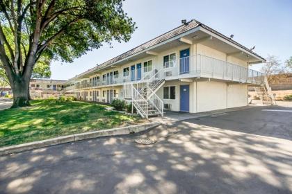 Motel 6-Stockton CA - North - image 8