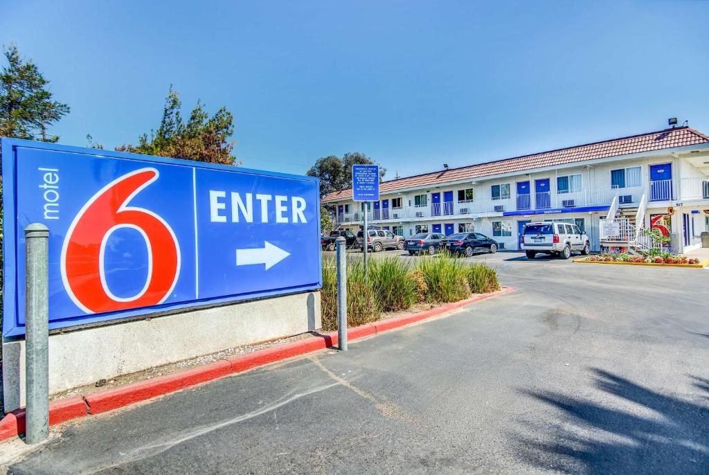 Motel 6-Stockton CA - Charter Way West - main image