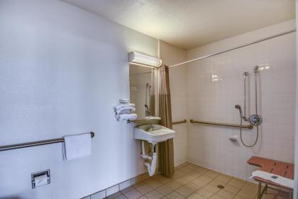Motel 6-Stockton CA - Charter Way West - image 3