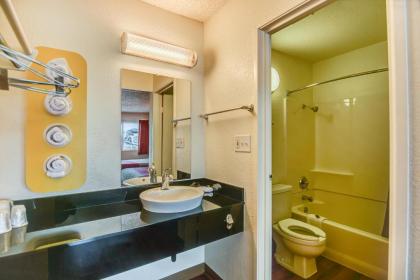 Motel 6-Stockton CA - Charter Way West - image 4