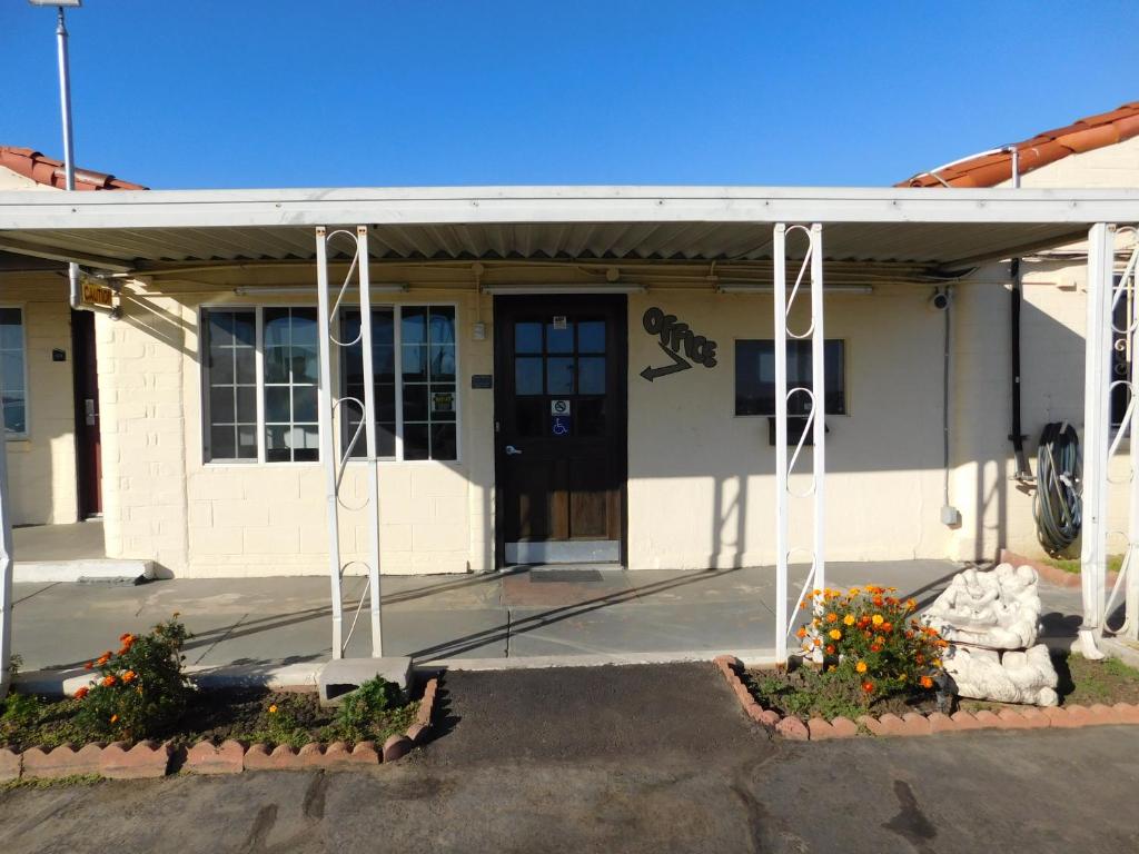 El Rancho Motel - image 2