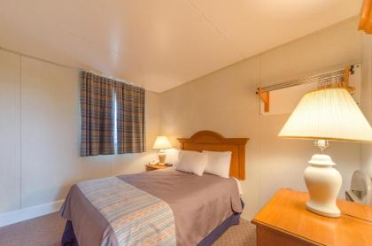 Lark Motel - image 9