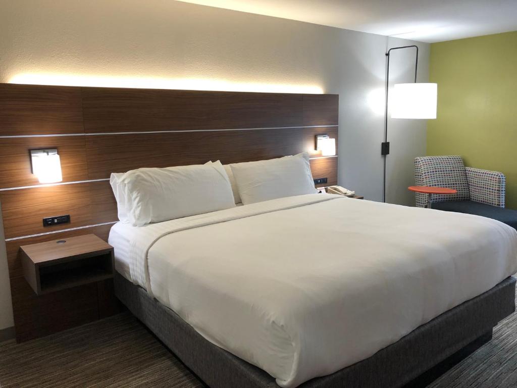 Holiday Inn Express Atlanta-Stone Mountain an IHG Hotel - image 2