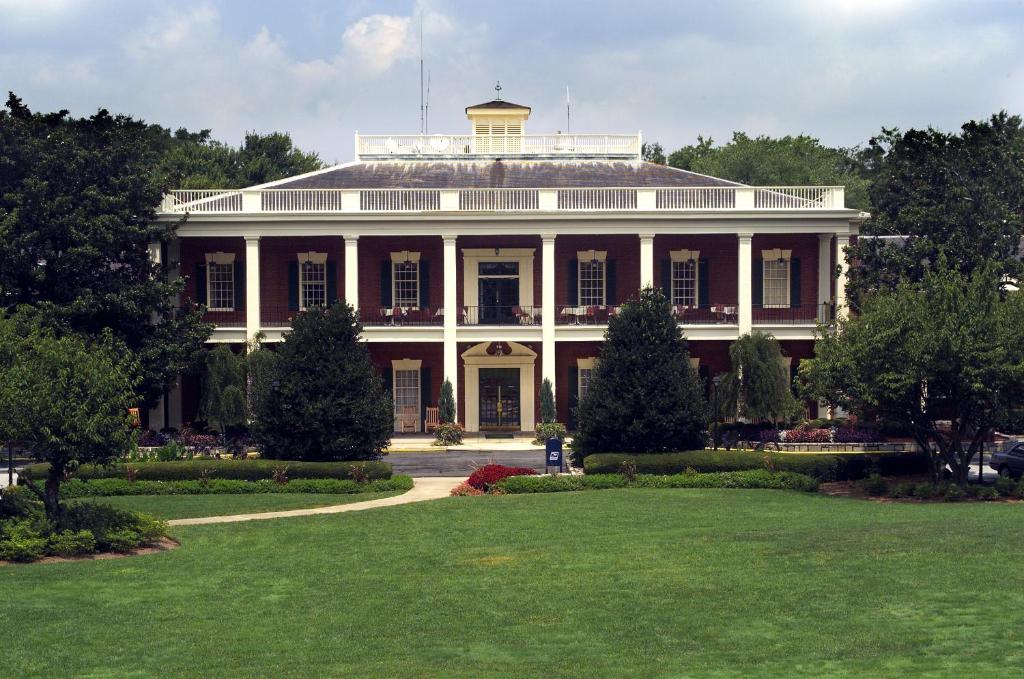 Stone Mountain Inn - main image