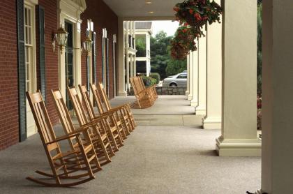 Stone Mountain Inn - image 4