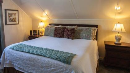 Rose Hill Retreat AAA Four Diamond Inn - image 3