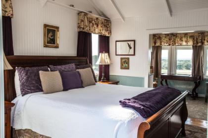 Rose Hill Retreat AAA Four Diamond Inn - image 6