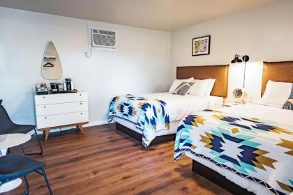 Stonewall Motor Lodge - image 9