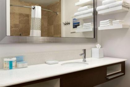 Hampton Inn Stow - image 7