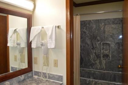 Economy Inn Cuyahoga Falls - image 12