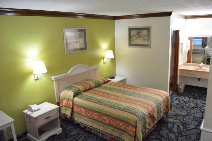 Economy Inn Cuyahoga Falls - image 5