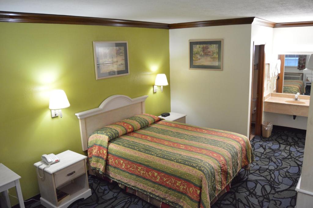 Economy Inn Cuyahoga Falls - image 5