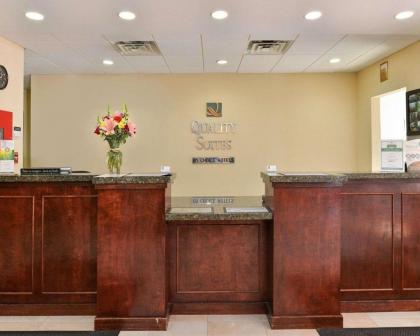 Quality Suites Stratford - image 8