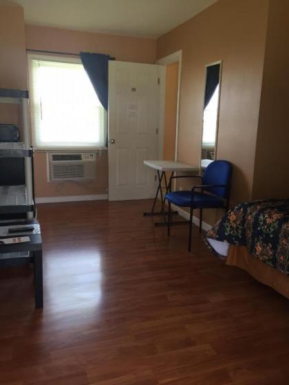Relax Inn - image 14