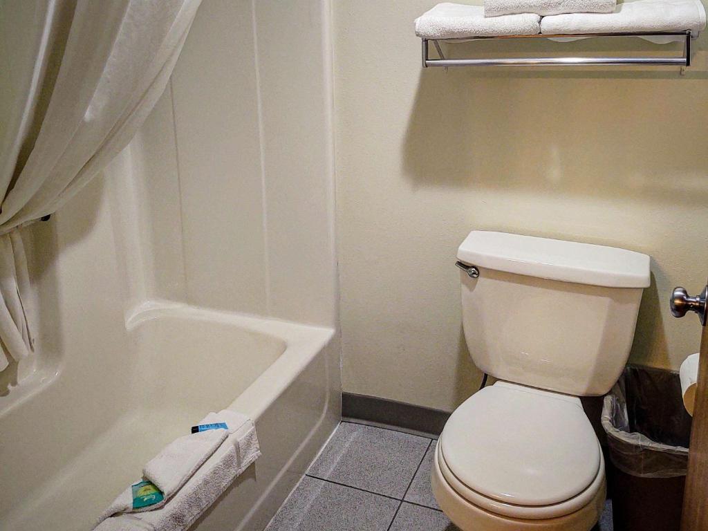 Motel 6 Stuart Ia - image 7