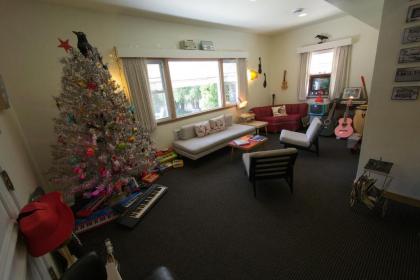 Holiday Music Motel - image 13