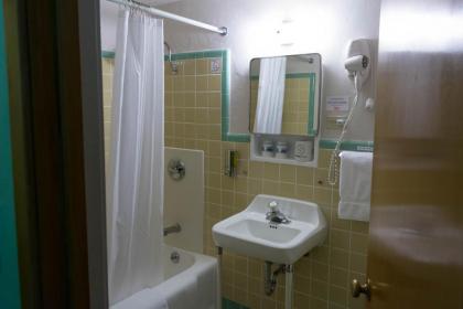 Holiday Music Motel - image 3