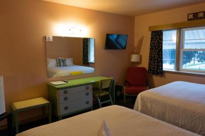 Holiday Music Motel - image 9
