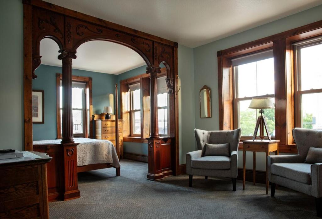 Inn at Cedar Crossing - main image