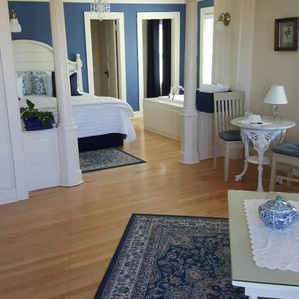 Diplomat Bed & Breakfast - image 8