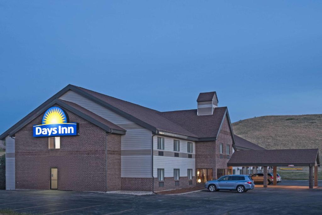 Days Inn by Wyndham Sturgis - image 7